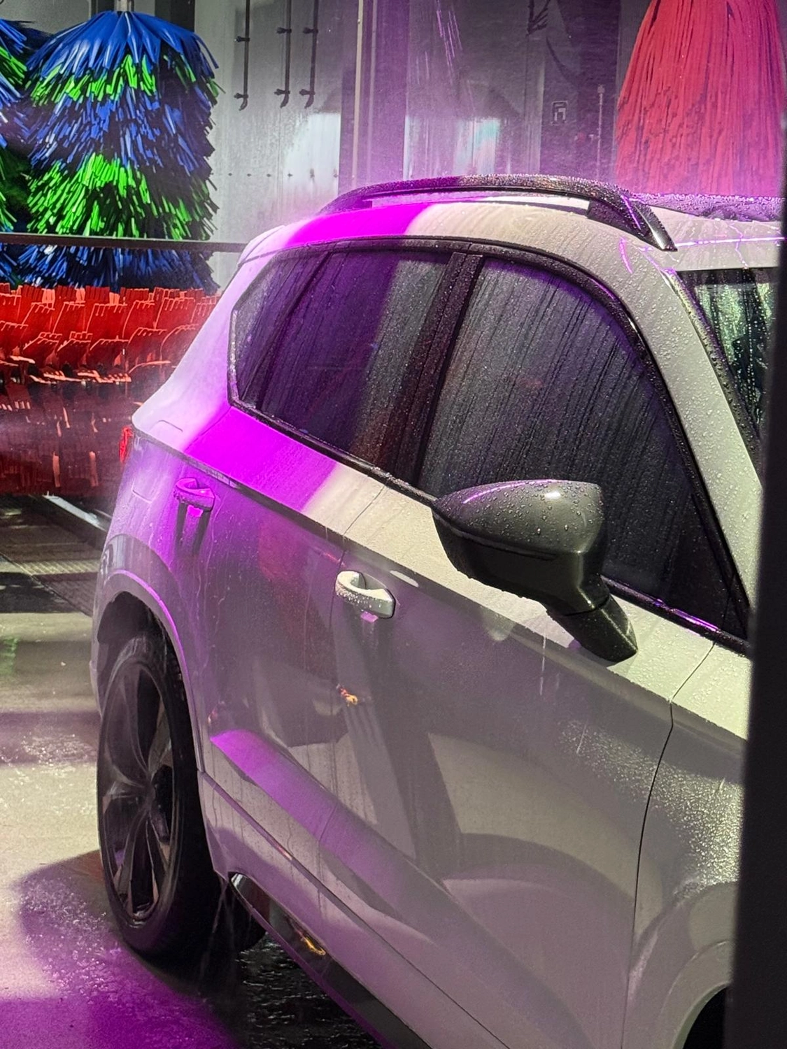 Bubbles die Autowäsche - Auto in der Waschanlage